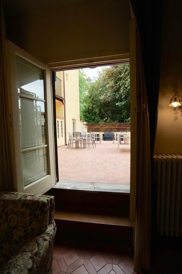 Bed and Breakfast La Terrazza Di Via Elisa Lucca Exterior foto