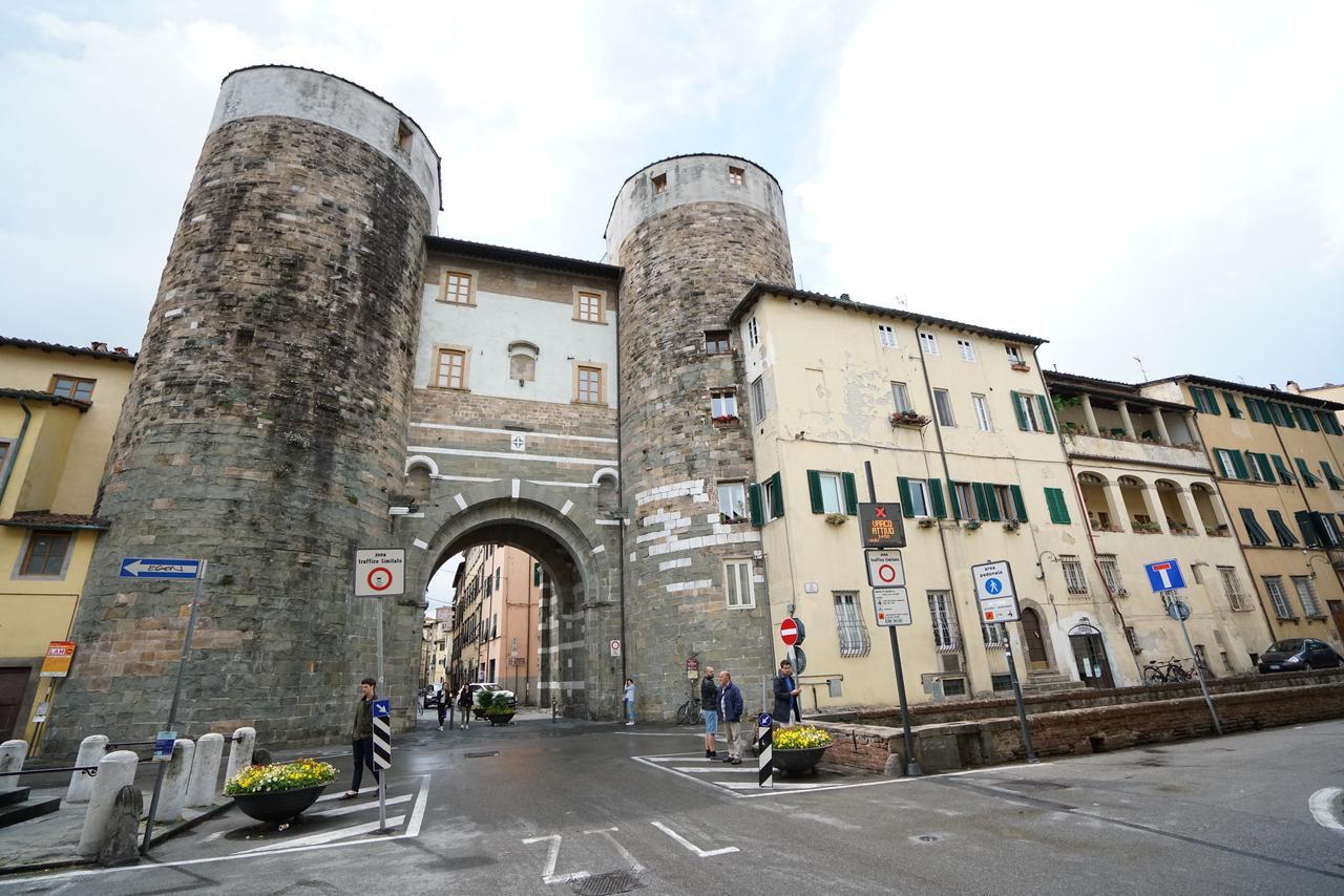 Bed and Breakfast La Terrazza Di Via Elisa Lucca Exterior foto